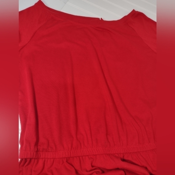 Pretty garden.  Red jumpsuit size (XL) - Picture 12 of 13